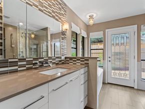 10505 Ronwood DR, Austin TX 78750