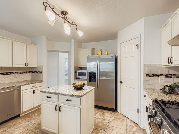 1126 Red Ranch CIR N, Cedar Park TX 78613