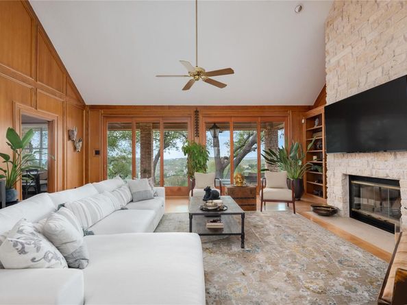 8817 Bell Mountain DR, Austin TX 78730