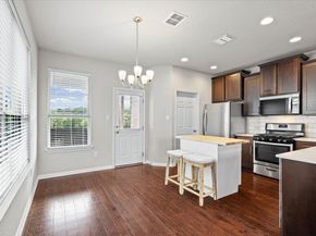 1012 Goldilocks LN, Manchaca TX 78652