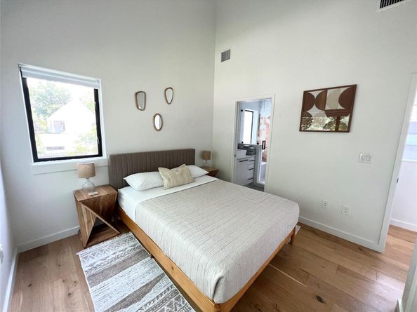 1100 Brass ST 2, Austin TX 78702