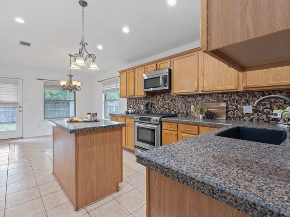 8964 W Hove LOOP, Austin TX 78749