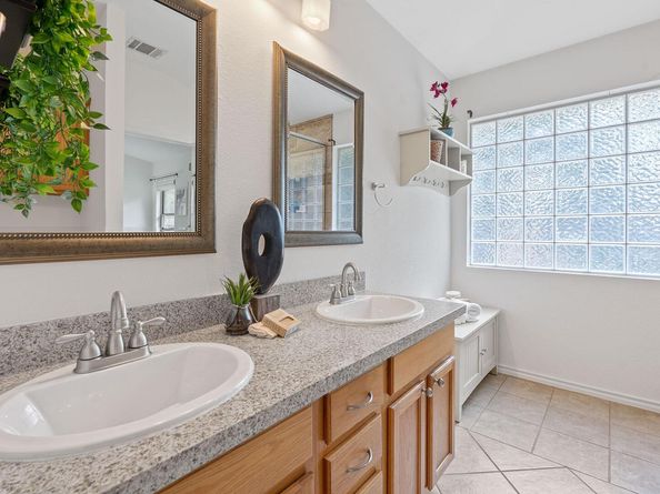 8964 W Hove LOOP, Austin TX 78749