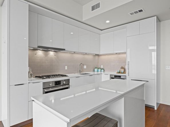 44 East Ave 3406, Austin TX 78701