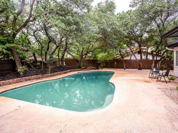 201 Timpanagos DR, Lakeway TX 78734