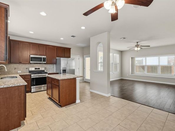 111 Sycamore ST, Georgetown TX 78633