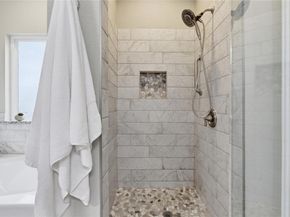 6115 Cimmaron TRL, Lago Vista TX 78645