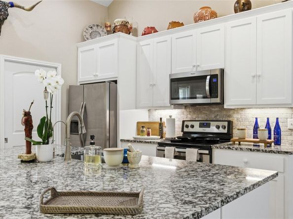 6115 Cimmaron TRL, Lago Vista TX 78645