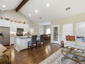 6115 Cimmaron TRL, Lago Vista TX 78645