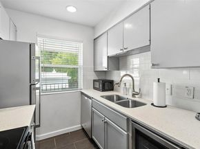 807 Blanco ST 301, Austin TX 78703