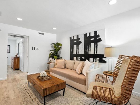 807 Blanco ST 301, Austin TX 78703