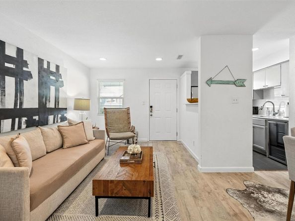 807 Blanco ST 301, Austin TX 78703