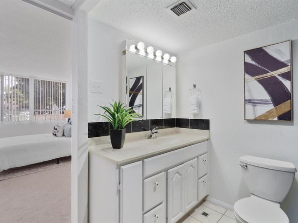 1800 Lavaca ST A108, Austin TX 78701