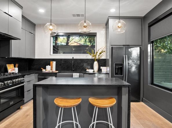 2209 Rae Dell Ave, Austin TX 78704