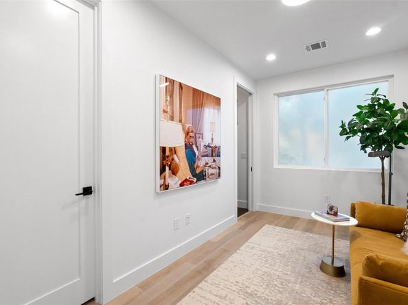 2209 Rae Dell Ave, Austin TX 78704