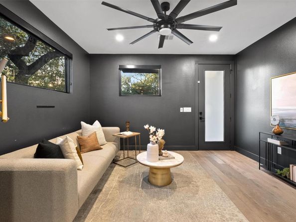 2209 Rae Dell Ave, Austin TX 78704