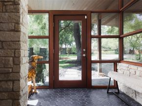 2401 Jarratt Ave, Austin TX 78703