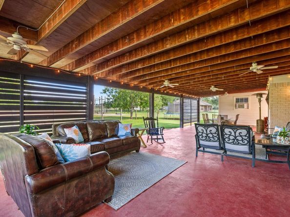 118 Deep Lake DR, Liberty Hill TX 78642