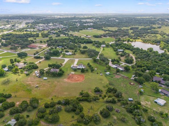 118 Deep Lake DR, Liberty Hill TX 78642