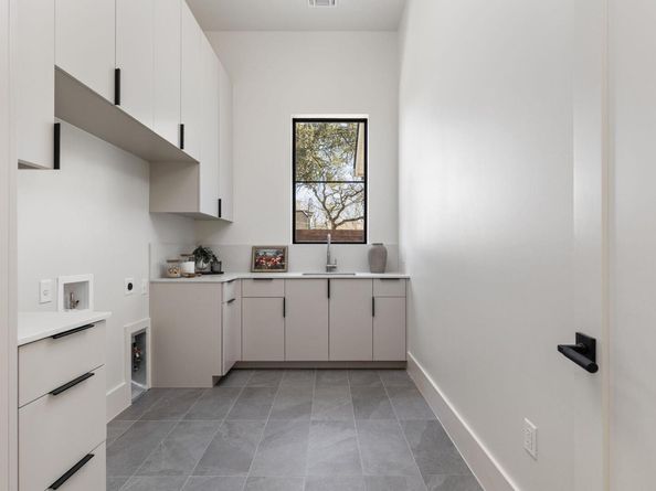 6102 Forest Hills DR, Austin TX 78746