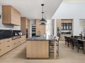 6102 Forest Hills DR, Austin TX 78746