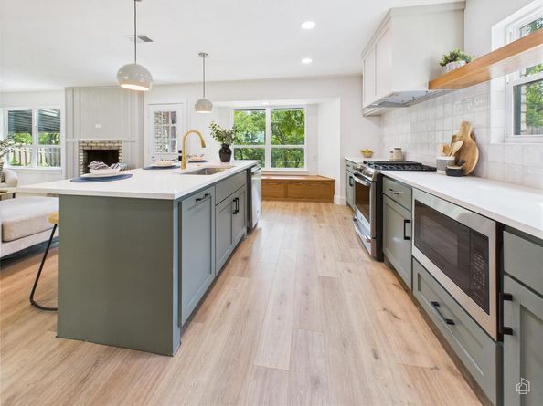 7019 Creighton LN, Austin TX 78723