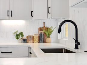 1806 Maple Ave 1, Austin TX 78702