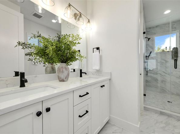 1806 Maple Ave 1, Austin TX 78702