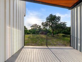 5912 Harold CT 106, Austin TX 78721