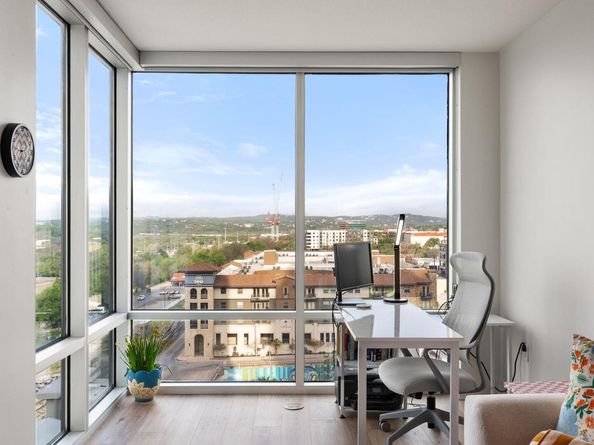 300 Bowie ST 1006, Austin TX 78703
