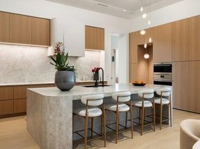 208 Ashworth DR, Austin TX 78746