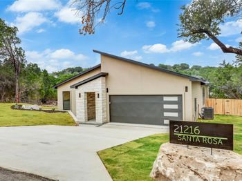 21216 Santa Rosa Ave