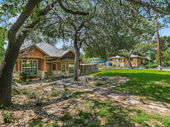 915 Garner Ave, Austin TX 78704