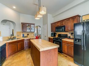 915 Garner Ave, Austin TX 78704