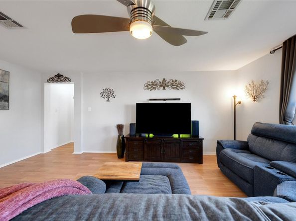 804 Pampas Ricas DR, Leander TX 78641