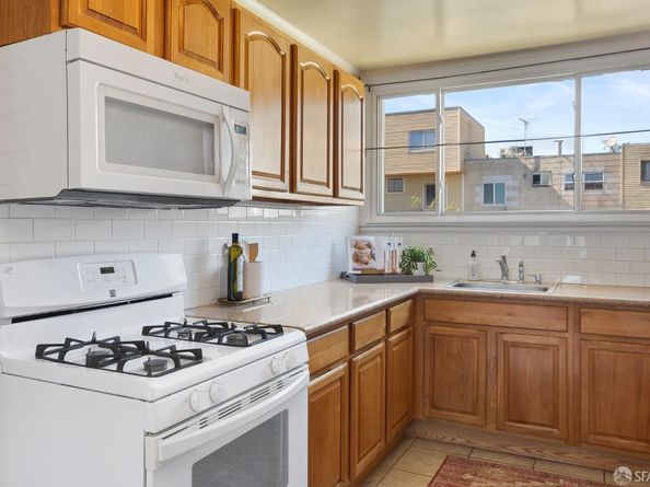 68 Esquina Drive, San Francisco CA 94134