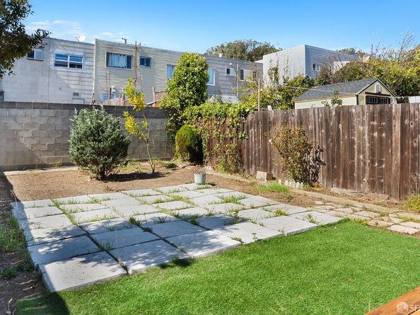 68 Esquina Drive, San Francisco CA 94134