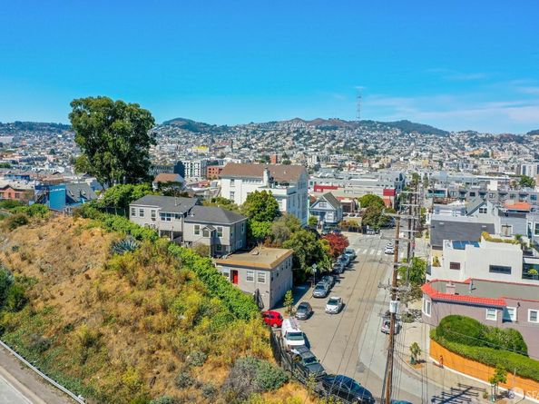 2225 Mariposa Street, San Francisco CA 94110