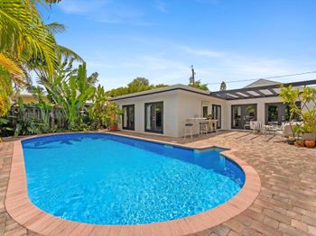 1715 N Ocean Breeze