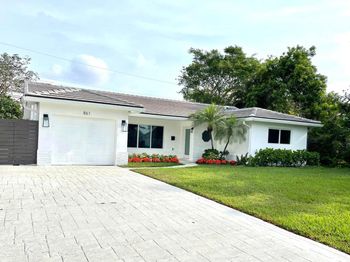 861 NW 7th Street
