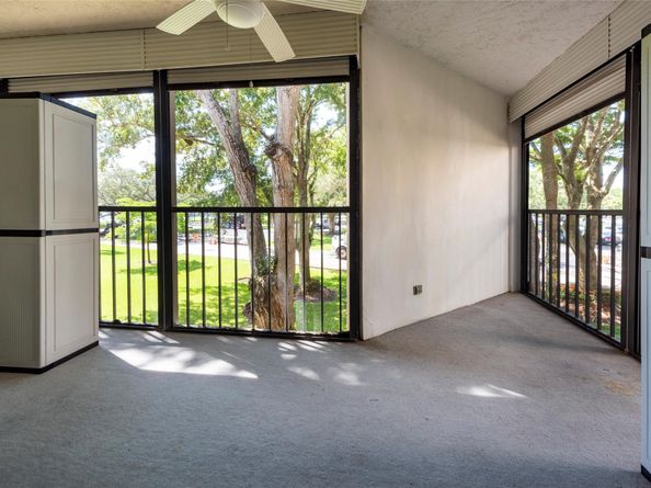16325 Golf Club Rd 210, Weston FL 33326