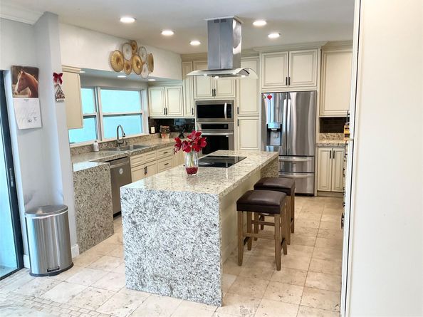 10477 NW 4th St, Coral Springs FL 33071