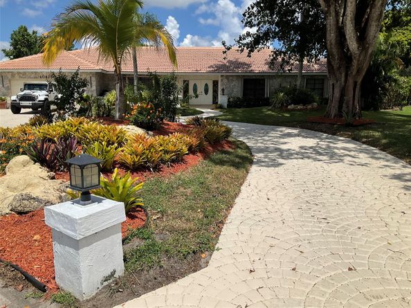 10477 NW 4th St, Coral Springs FL 33071
