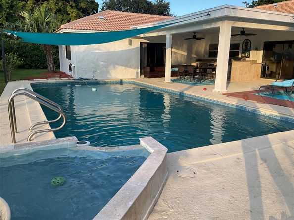 10477 NW 4th St, Coral Springs FL 33071