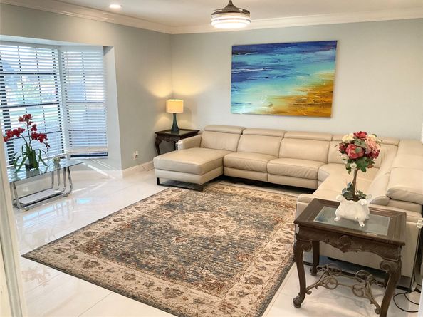 10477 NW 4th St, Coral Springs FL 33071