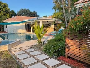 10477 NW 4th St, Coral Springs FL 33071