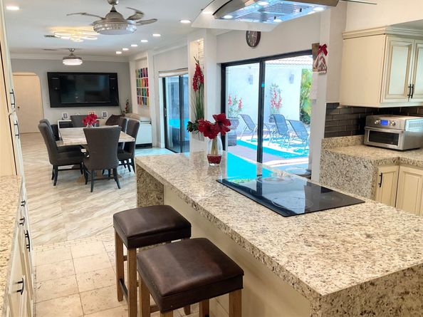 10477 NW 4th St, Coral Springs FL 33071