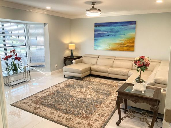 10477 NW 4th St, Coral Springs FL 33071