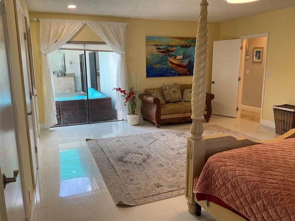 10477 NW 4th St, Coral Springs FL 33071