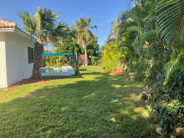 10477 NW 4th St, Coral Springs FL 33071